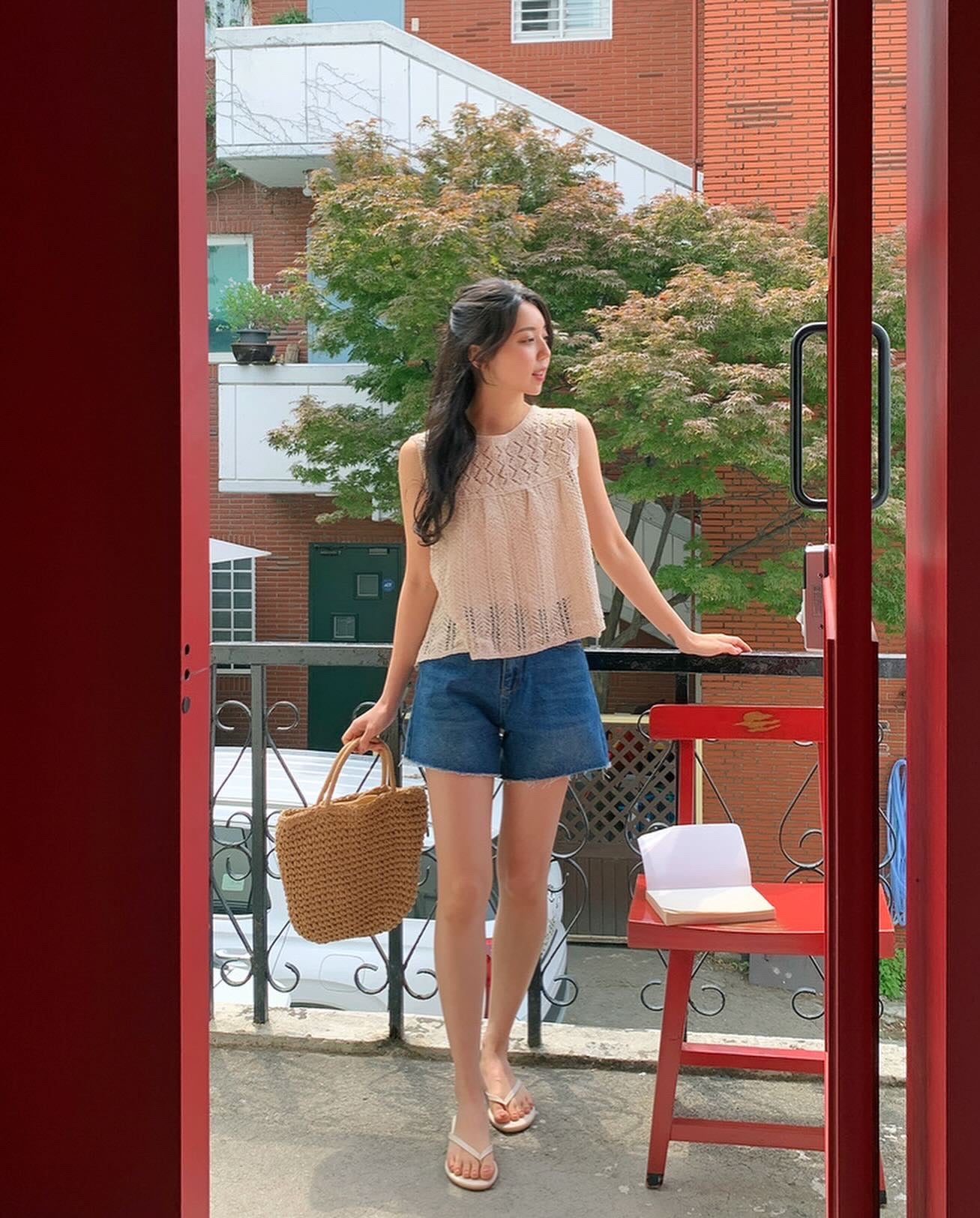 透かし編みのベスト