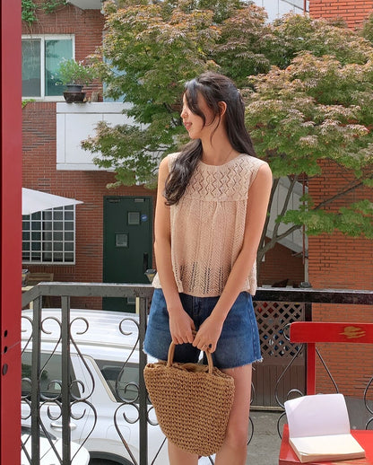 透かし編みのベスト