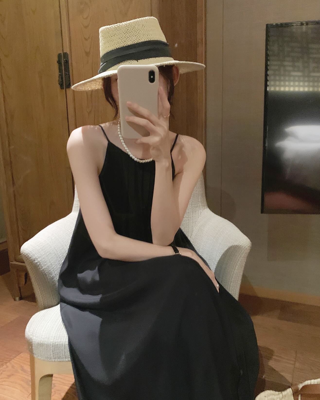 掛脖百褶連身裙