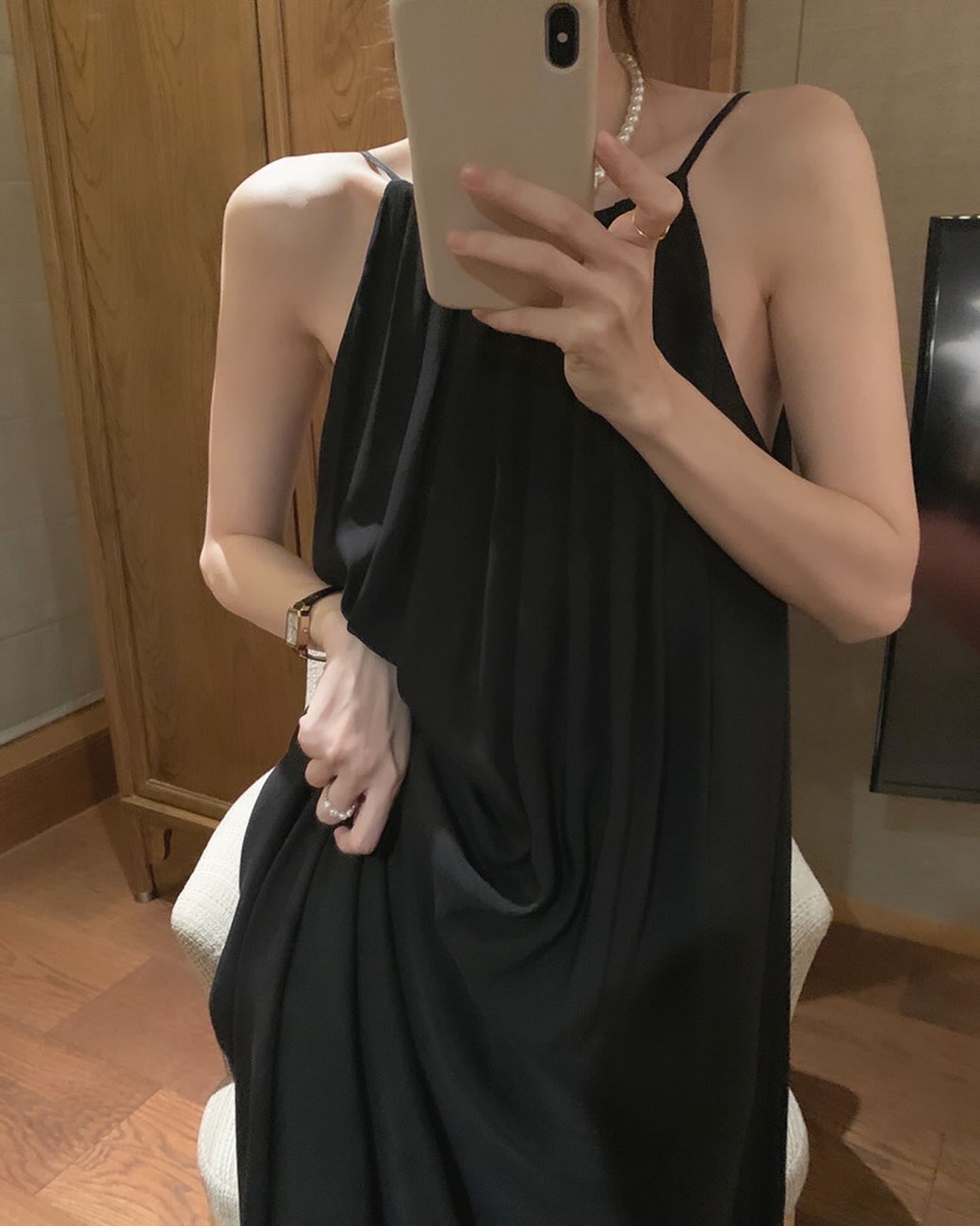 掛脖百褶連身裙