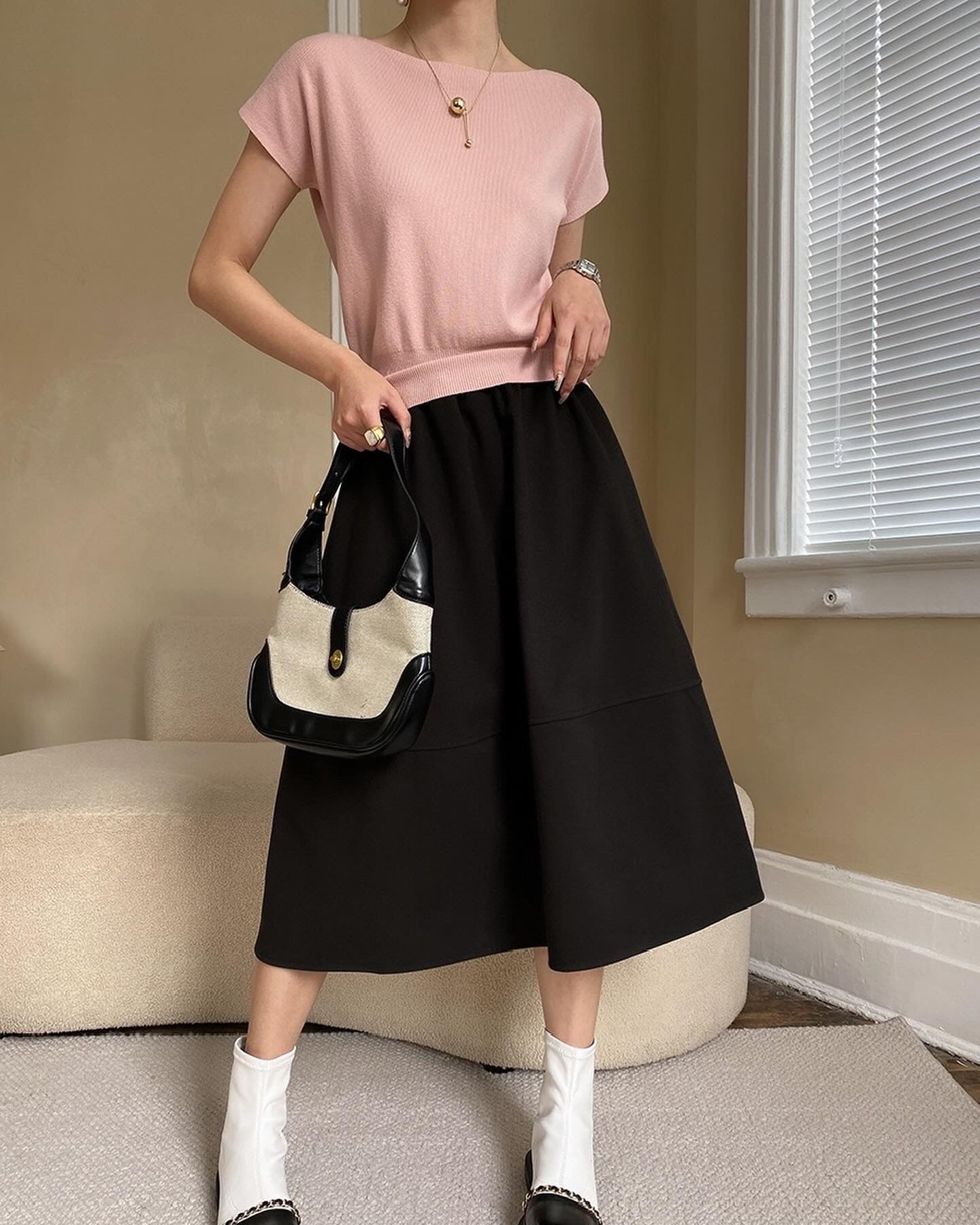 純色薄針織上衣