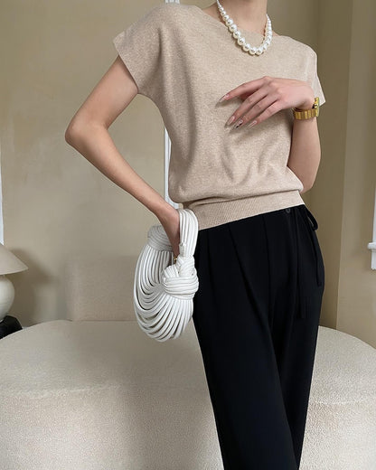 純色薄針織上衣