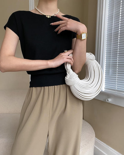 純色薄針織上衣