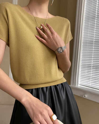 純色薄針織上衣