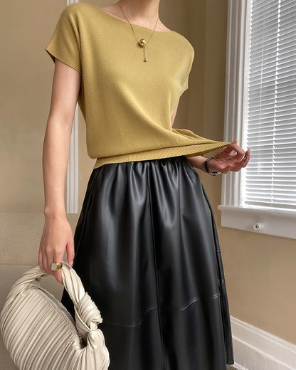 純色薄針織上衣