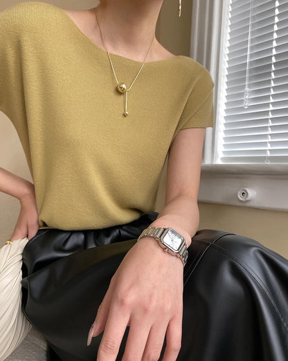 純色薄針織上衣