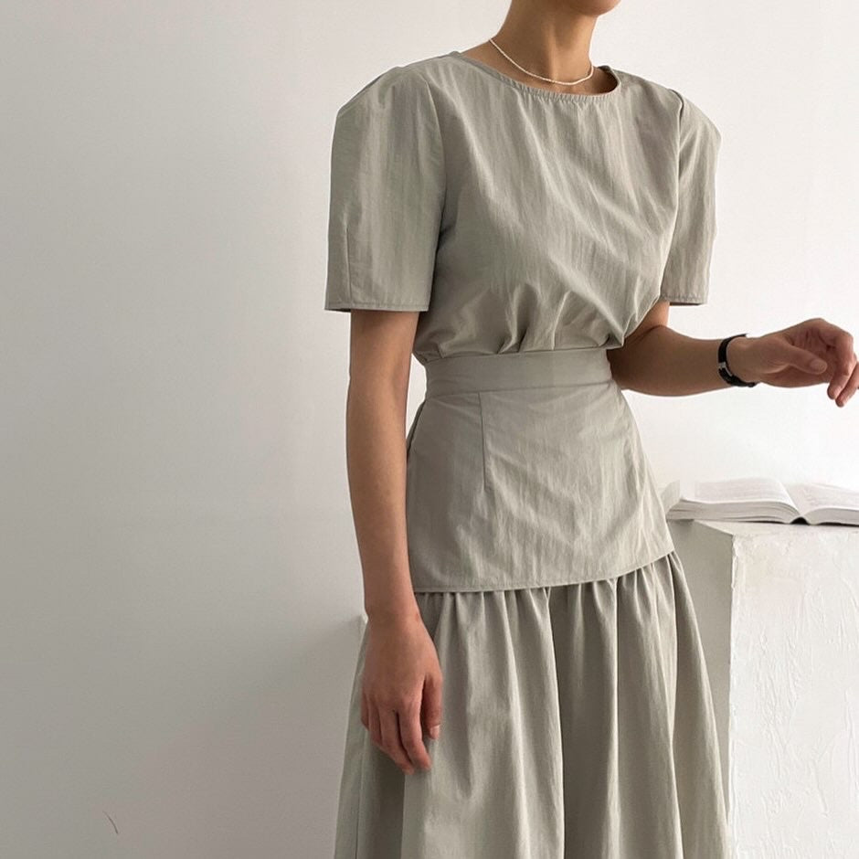 法式圓領泡泡袖+拼接半截裙