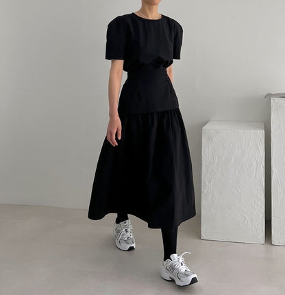法式圓領泡泡袖+拼接半截裙
