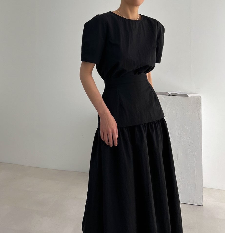 法式圓領泡泡袖+拼接半截裙