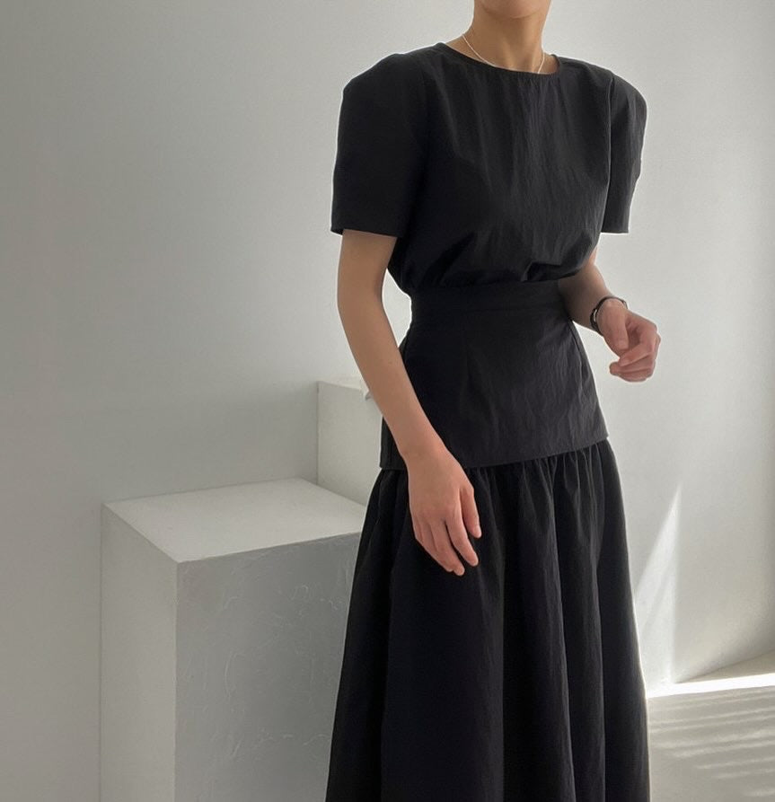 法式圓領泡泡袖+拼接半截裙