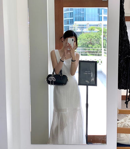 方領鏤空背心連身裙