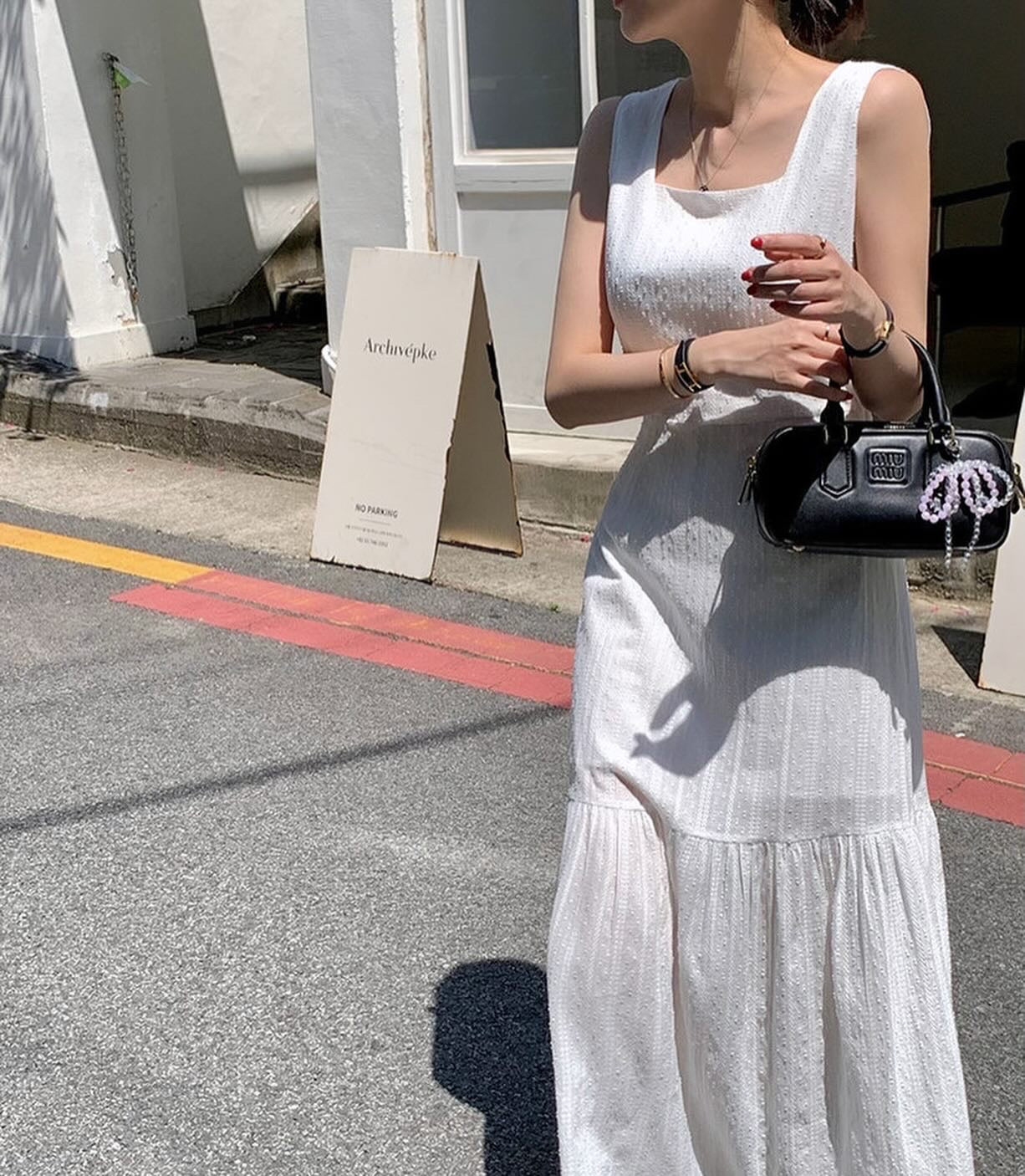 方領鏤空背心連身裙