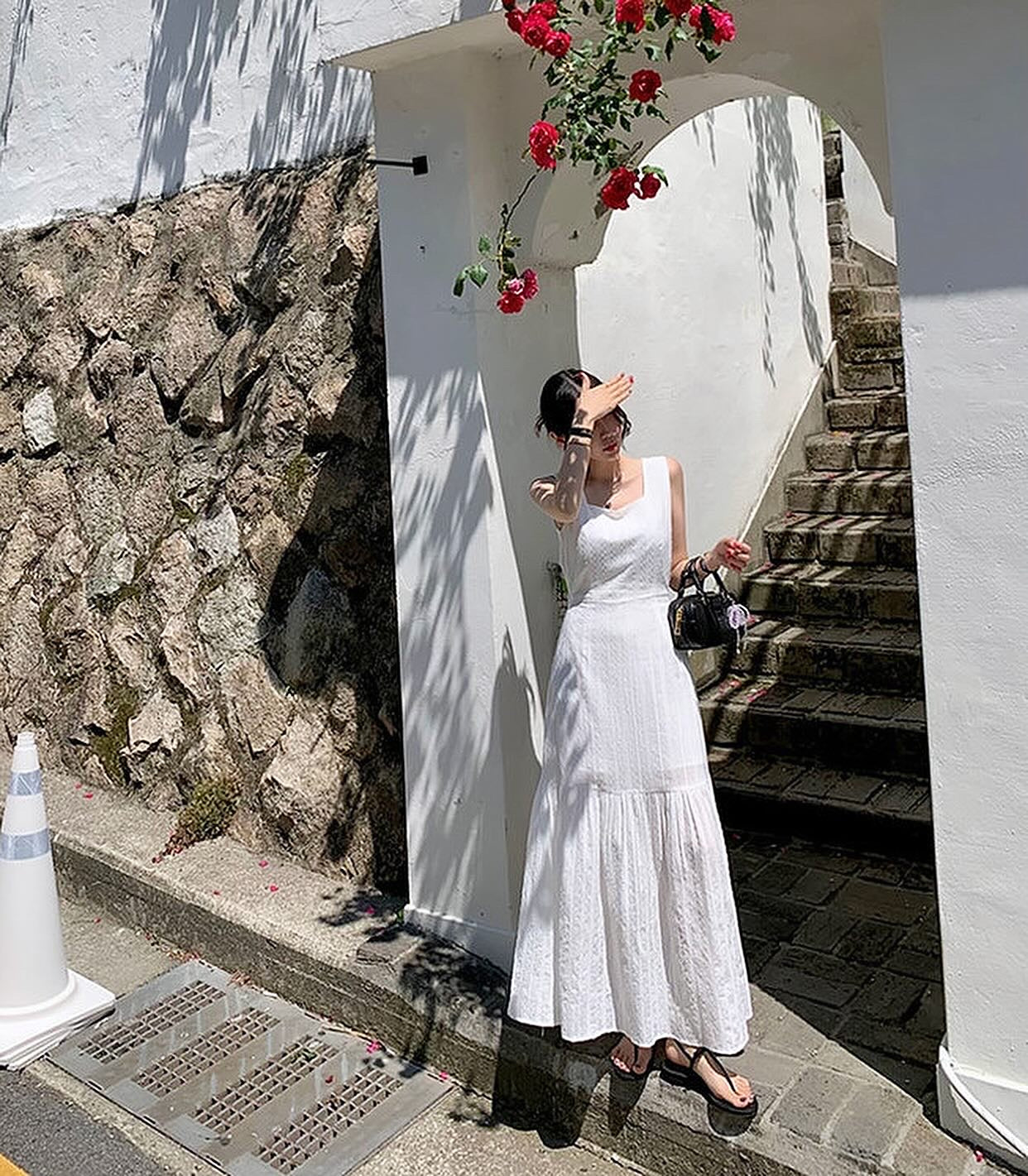 方領鏤空背心連身裙