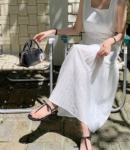 方領鏤空背心連身裙