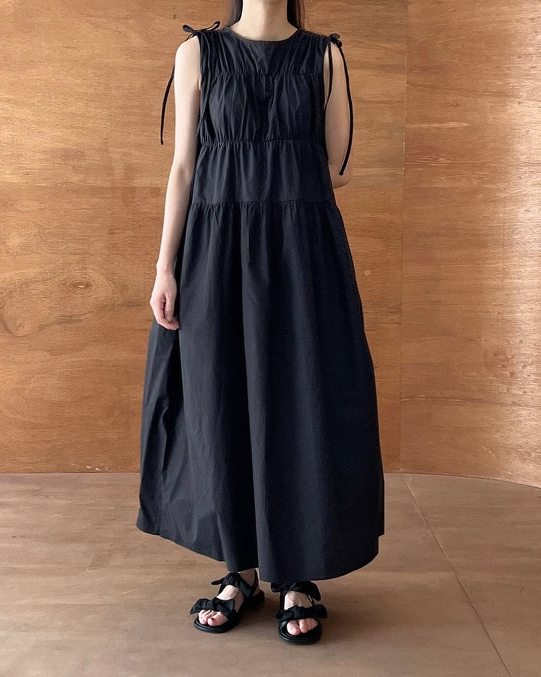 Loose-Fit Long Dress with Bow