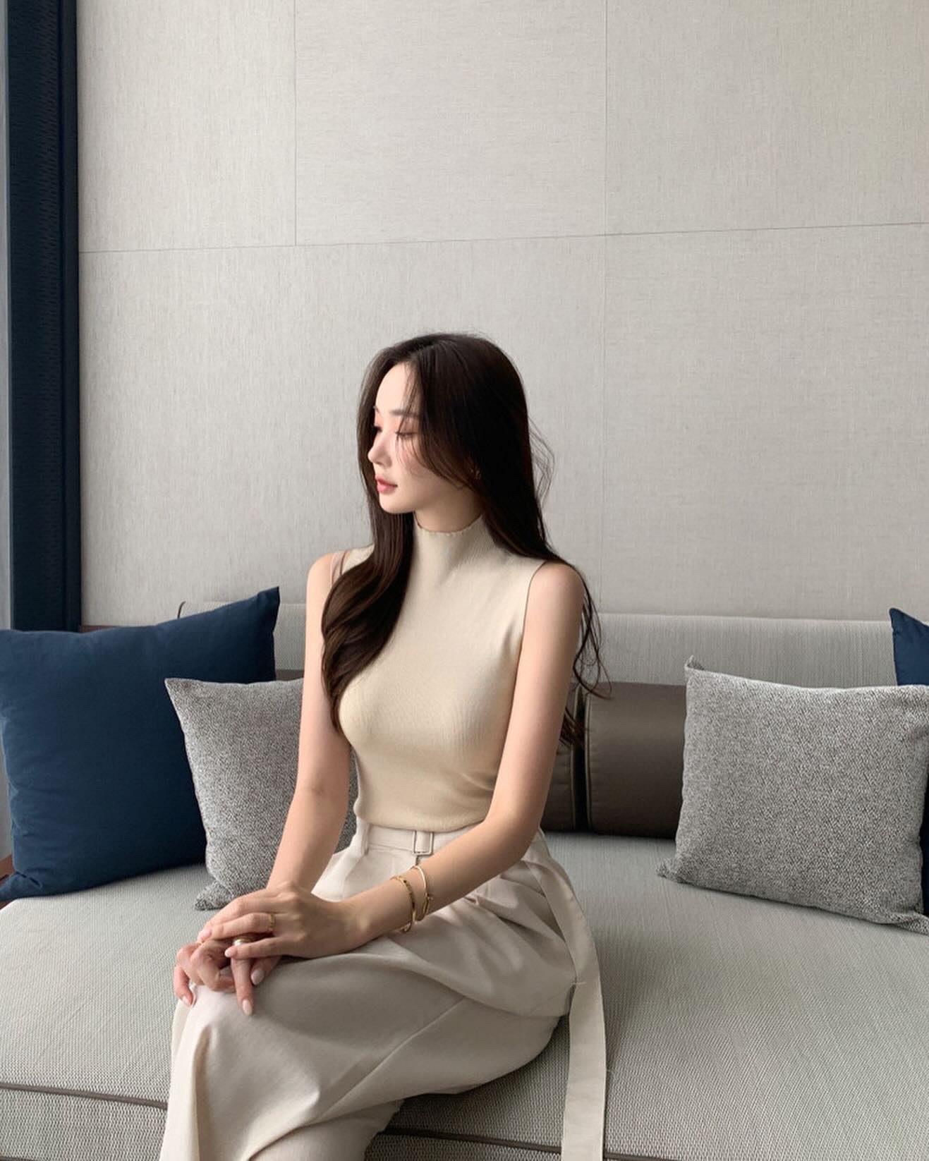 Turtleneck Knitted Vest