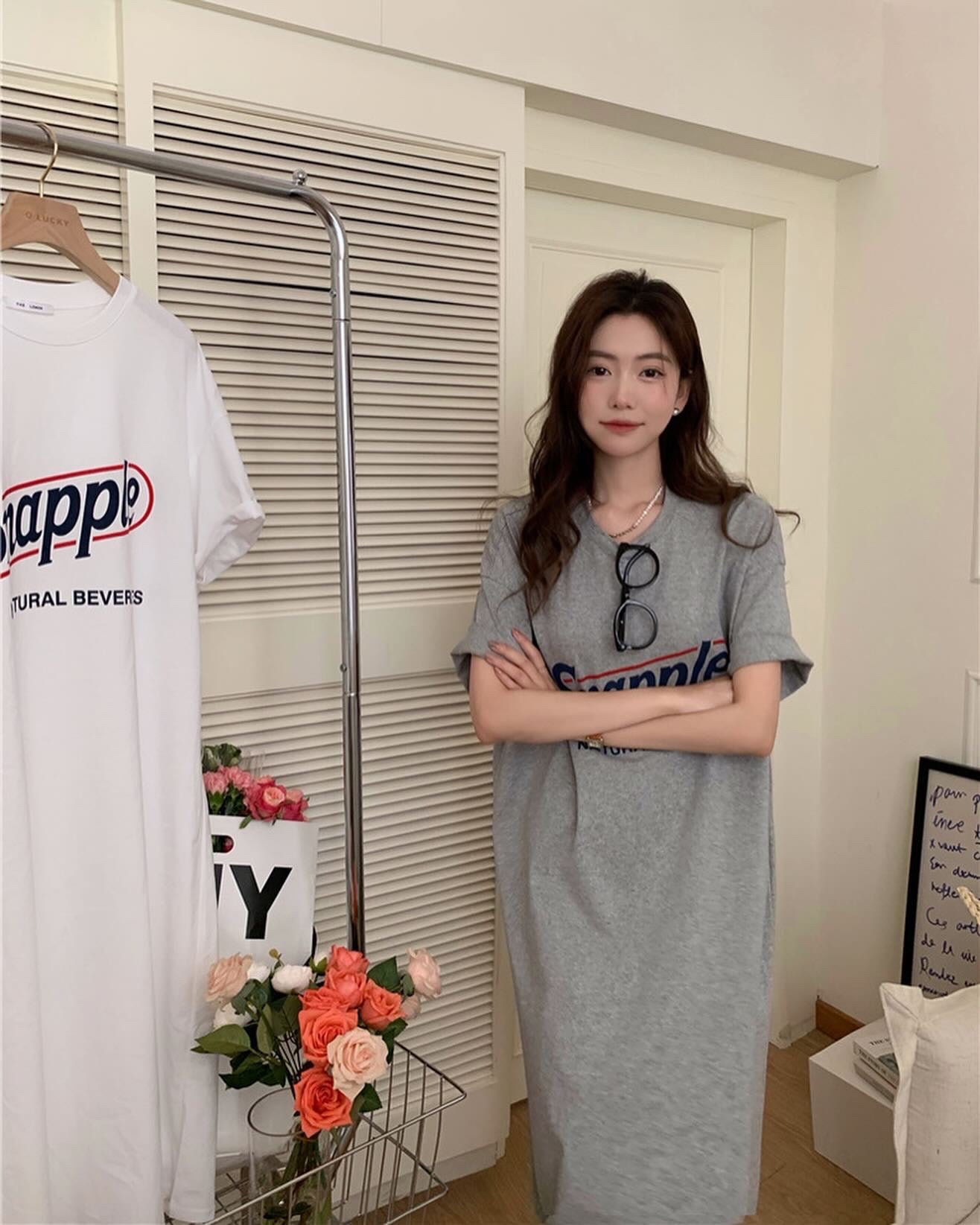 ショートスリーブラウンドネックゆったりワンピース