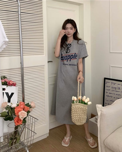 ショートスリーブラウンドネックゆったりワンピース