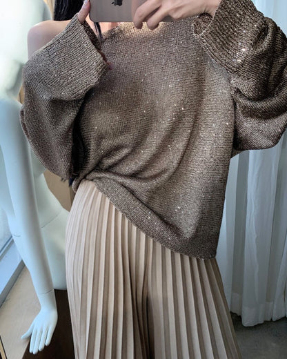 High-waisted wide-leg pants with a slimming effect and pleated texture