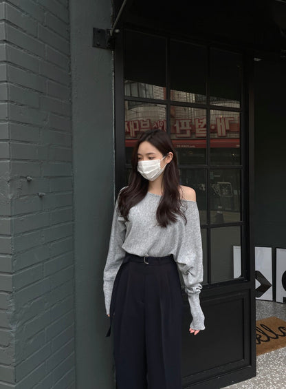 ニット斜めネックオフショルダートップス