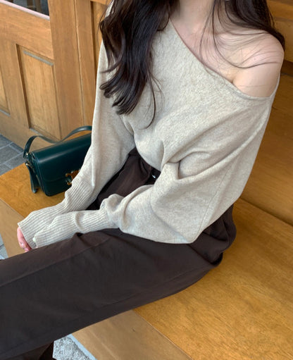 ニット斜めネックオフショルダートップス