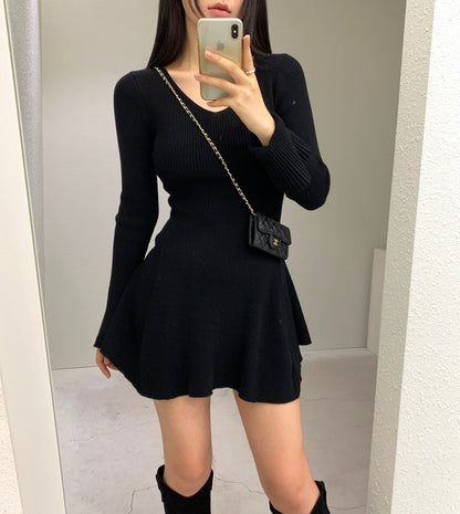 法式V領喇叭袖連身裙