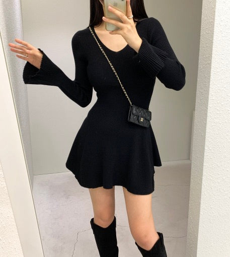 法式V領喇叭袖連身裙