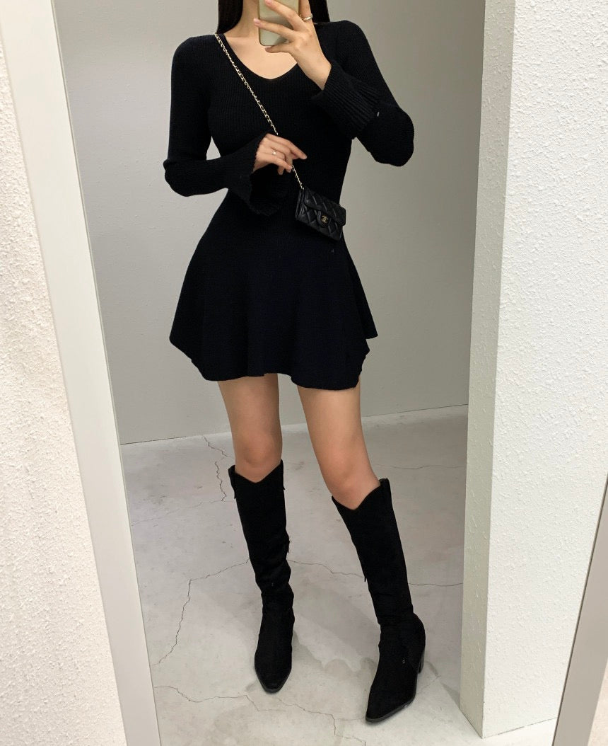 法式V領喇叭袖連身裙