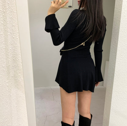 法式V領喇叭袖連身裙