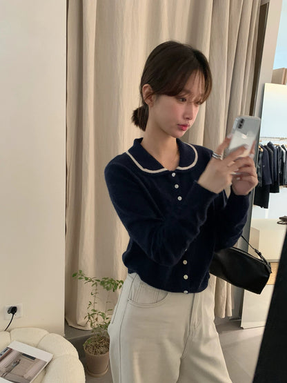 Collar-contrast knit top