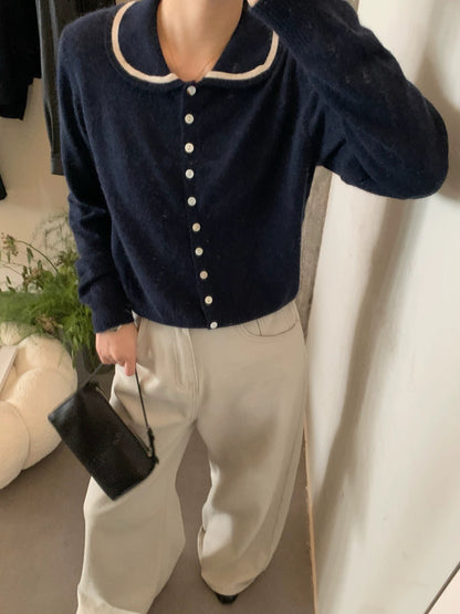 Collar-contrast knit top