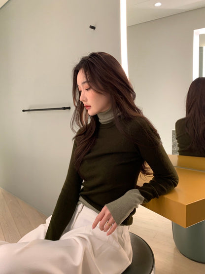 タートルネック配色ニットトップ