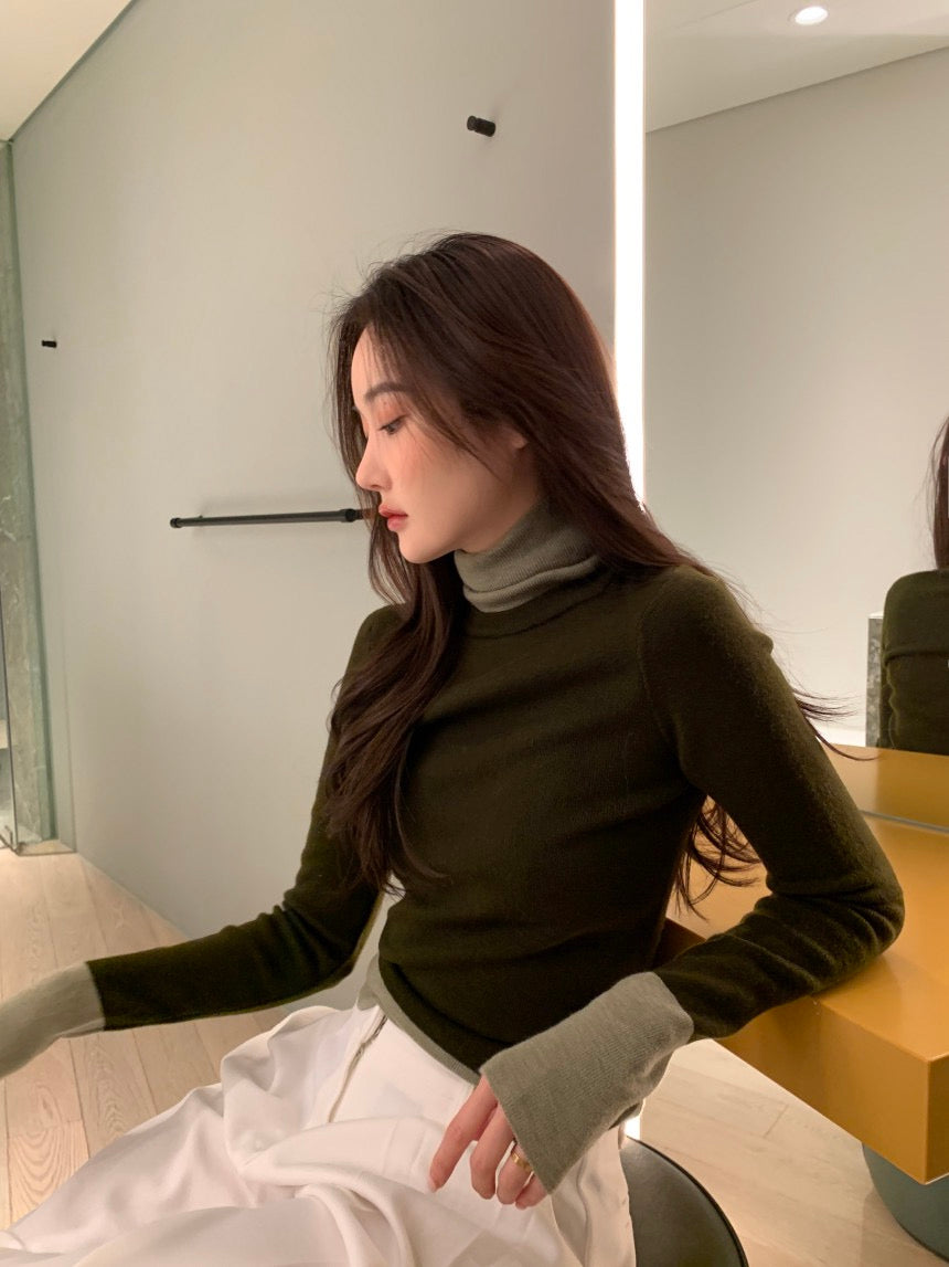 タートルネック配色ニットトップ