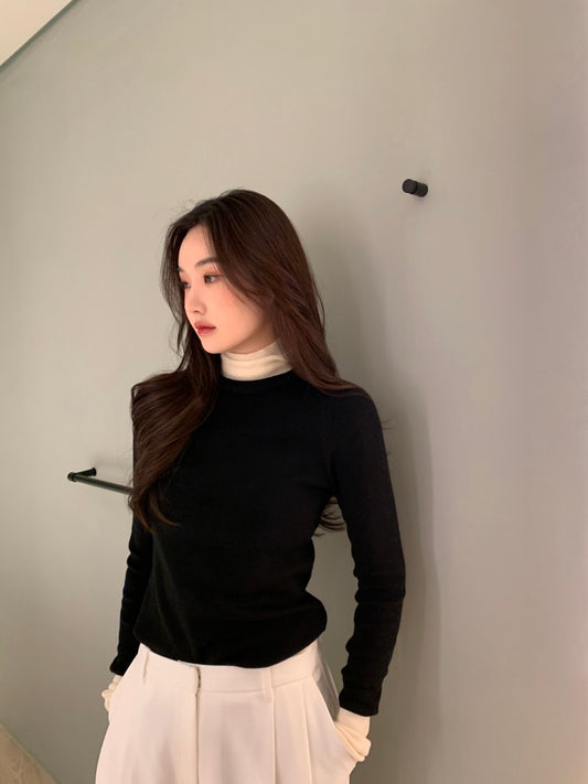 タートルネック配色ニットトップ