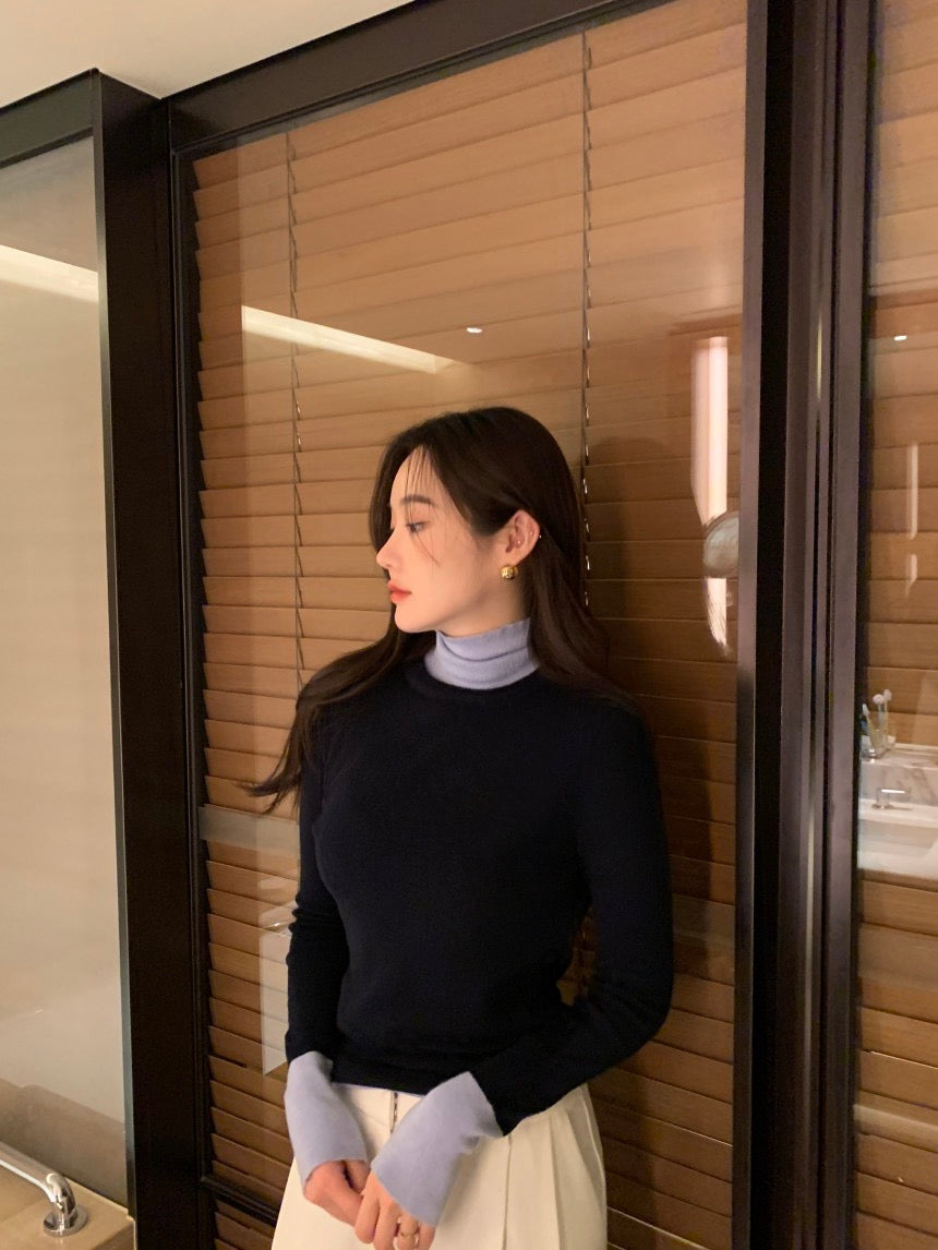 タートルネック配色ニットトップ