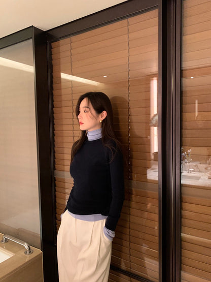 タートルネック配色ニットトップ