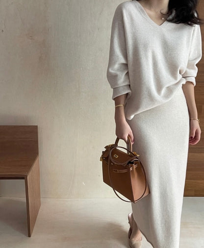 柔らかい長袖ニットセーター+ハイウエストタイトスカートセット