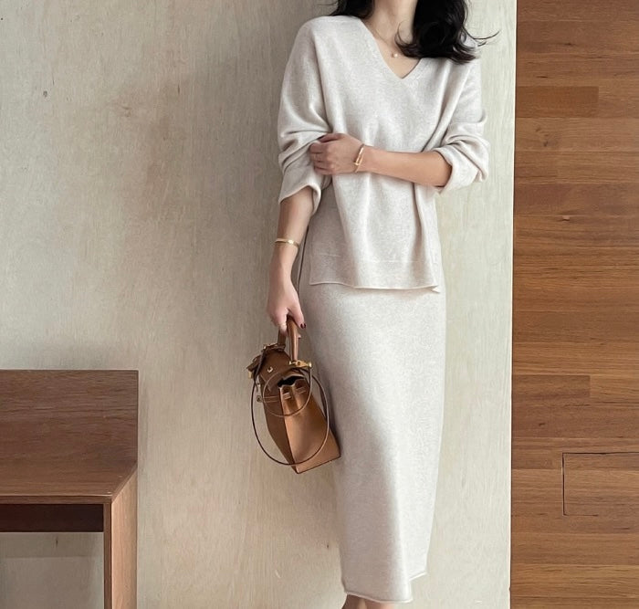 柔らかい長袖ニットセーター+ハイウエストタイトスカートセット