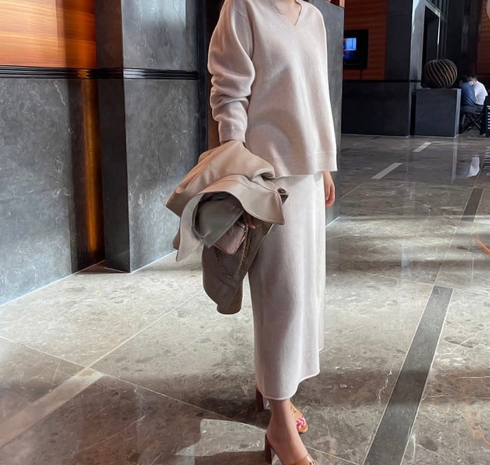 柔らかい長袖ニットセーター+ハイウエストタイトスカートセット