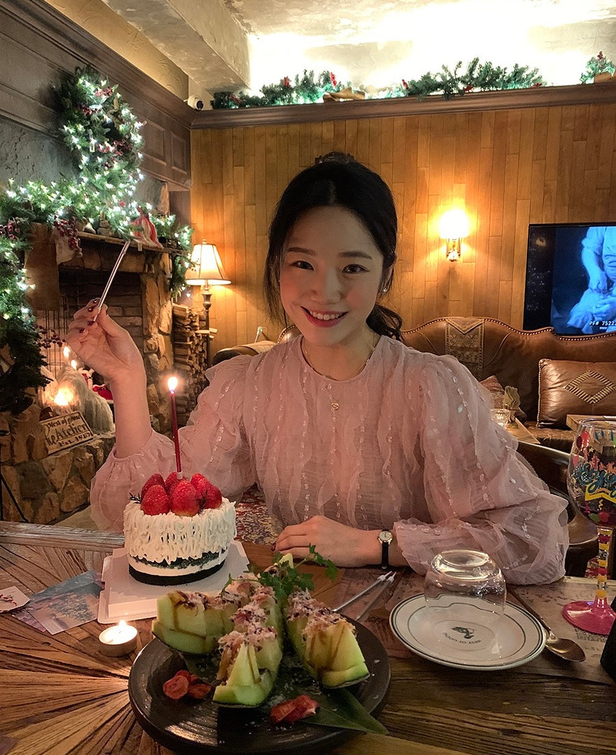 蕾絲花邊泡泡袖恤衫