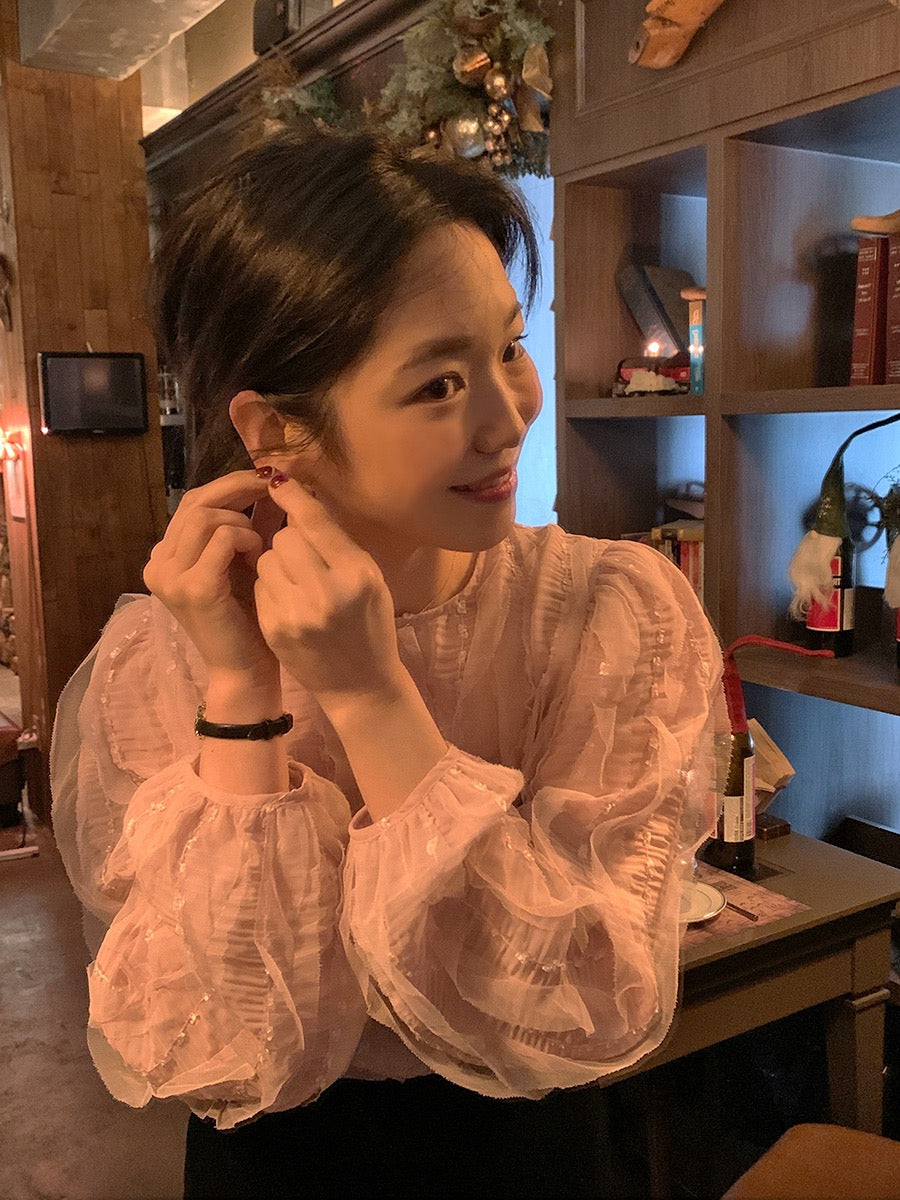 蕾絲花邊泡泡袖恤衫