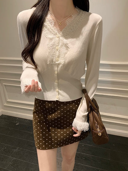 レース切り替えVネックニットトップス