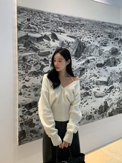 V-neck halter off-shoulder knit top