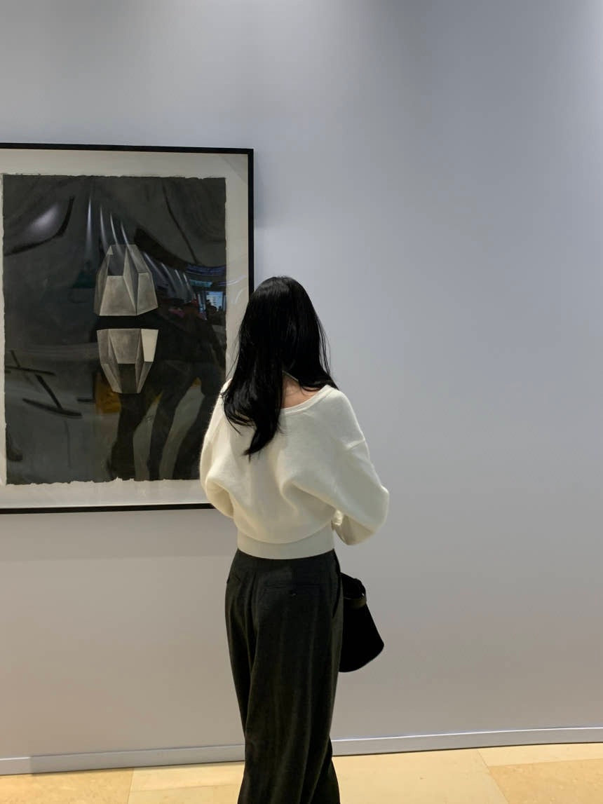 V-neck halter off-shoulder knit top