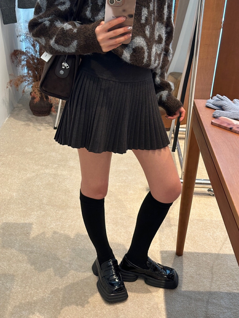 Brushed Wool Slimming Pleated Skirt