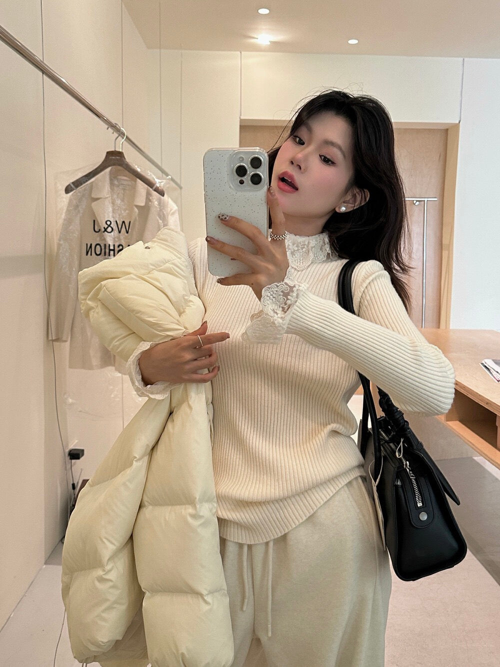 ハイネックレース切り替えトップス