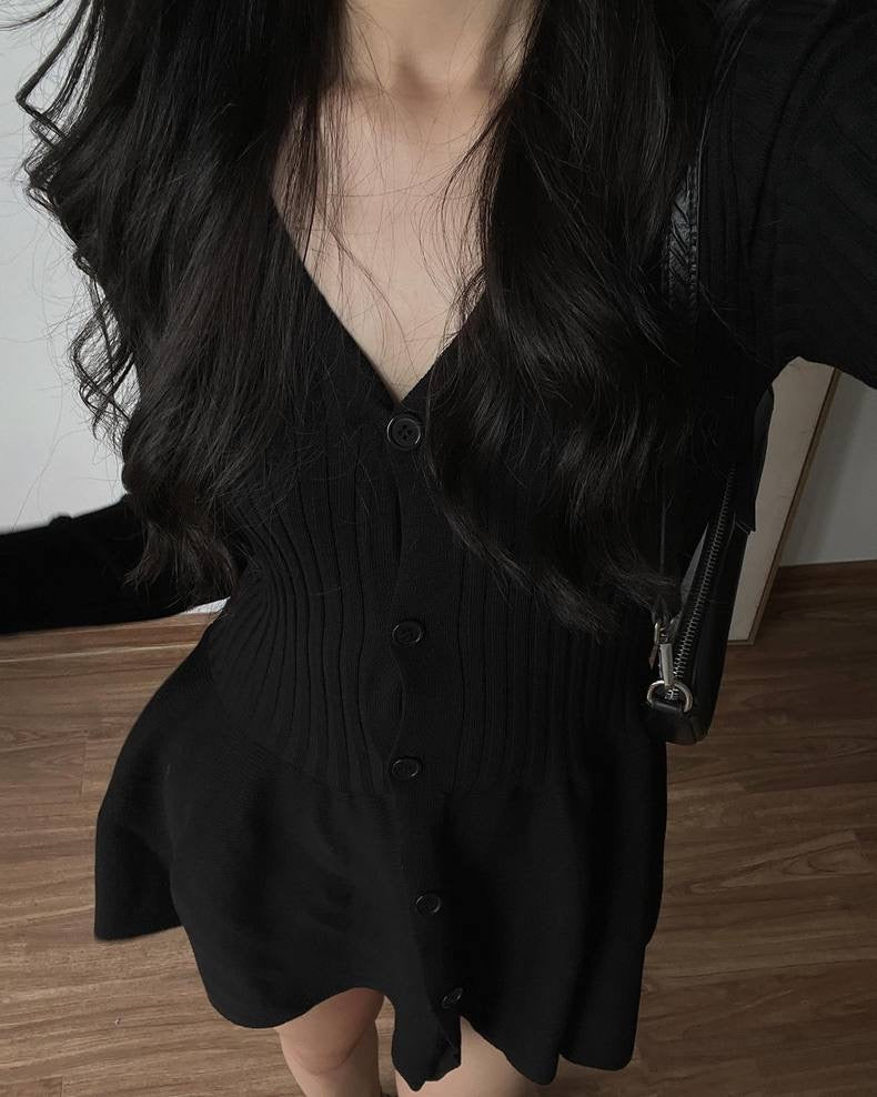 V領單排扣A字針織裙