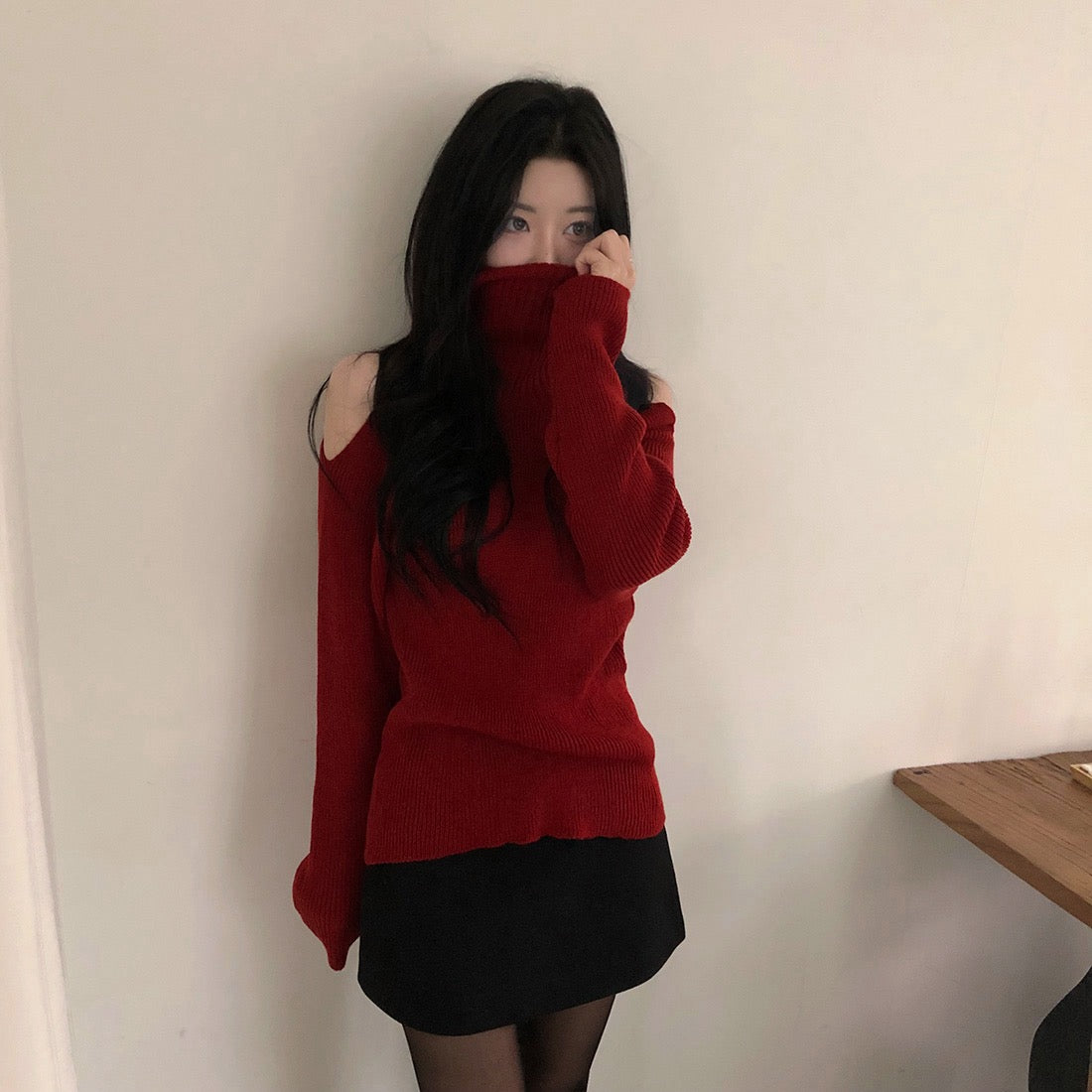 ハイネックオフショルダーロングスリーブセーター