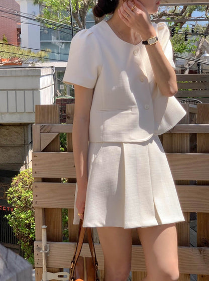 シャネル風のショートトップス＋プリーツスカートセットアップ