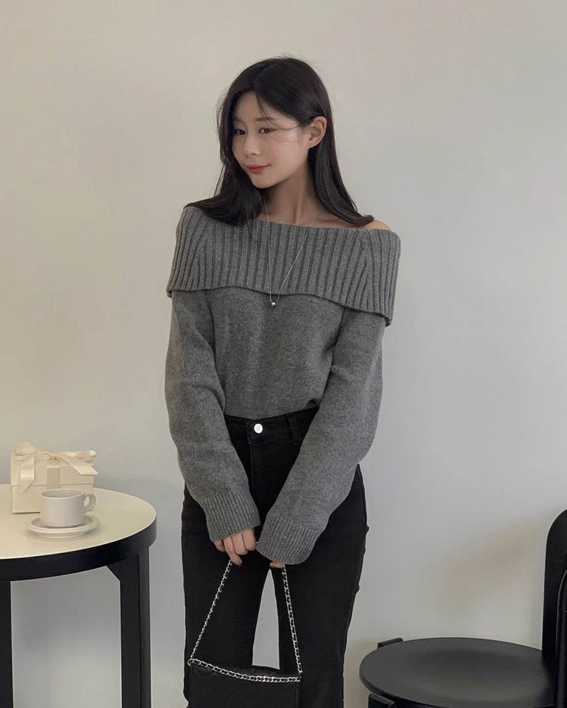 Off-the-shoulder Long Sleeve Knit Top